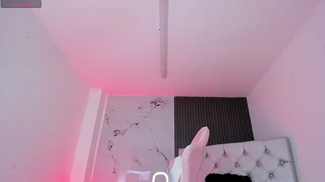 chloesagee online show from February 4, 9:42 pm