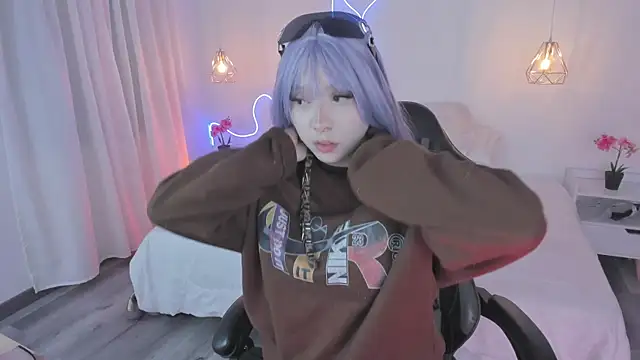 Snapshot of Noahcryptic chatting on November 19, 6:24 am Noahcryptic online show from November 19, 6:24 am