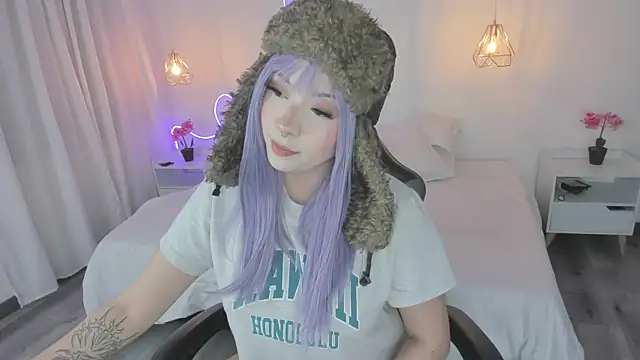 Snapshot of Noahcryptic chatting on December 2, 5:57 am Noahcryptic online show from December 2, 5:57 am