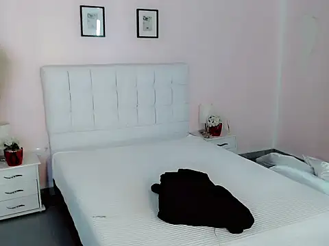 nathalialoes1 online show from October 30, 7:03 pm