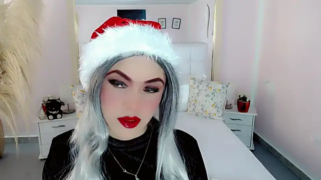 nathalialoes1 online show from December 13, 8:14 pm