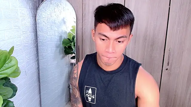 PinooyMilker online show from November 13, 4:44 am