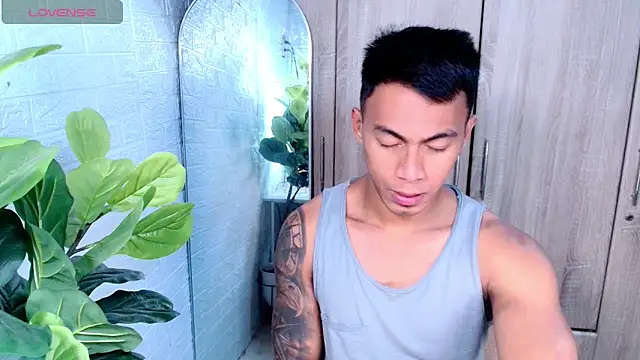 PinooyMilker online show from April 3, 11:36 pm