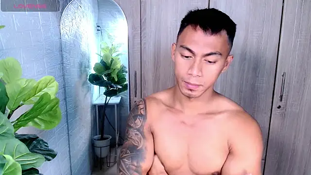 PinooyMilker online show from April 17, 2:31 pm