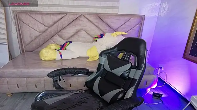 Luna Star v online show from November 6, 3:29 am