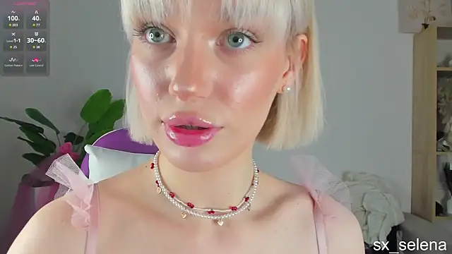 Ice Strawberry online show from March 27, 3:12 am