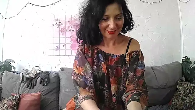 Snapshot of ValleriWind chatting on May 7, 1:27 pm ValleriWind online show from May 7, 1:27 pm