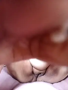 Snapshot of yummyhottie-clit chatting on November 6, 2:40 pm yummyhottie-clit online show from November 6, 2:40 pm