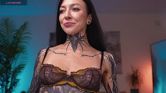 Snapshot of Alise_Eve_ chatting on September 30, 6:24 pm Alise Eve online show from September 30, 6:24 pm