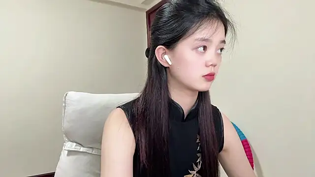 Nicole-13 online show from May 17, 1:07 pm
