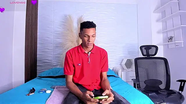 JulienSaint online show from February 18, 12:34 pm