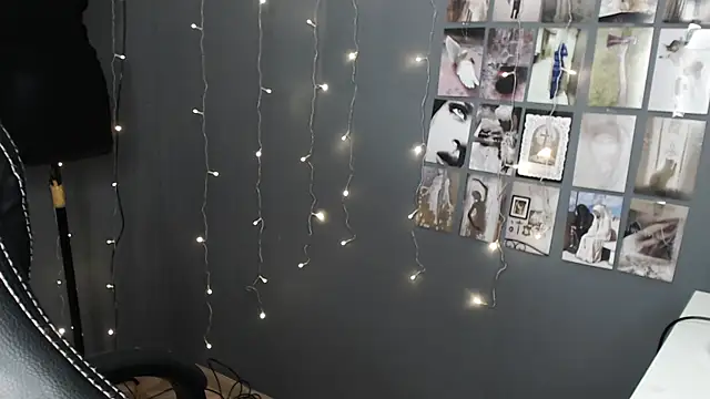  LUCY LAVE online show from April 17, 11:52 pm