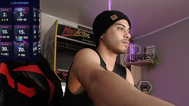 Snapshot of Bastian_MCcormick chatting on September 10, 12:05 pm Bastian MCcormick online show from September 10, 12:05 pm