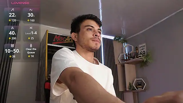 Snapshot of Bastian_MCcormick chatting on September 12, 12:16 pm Bastian MCcormick online show from September 12, 12:16 pm