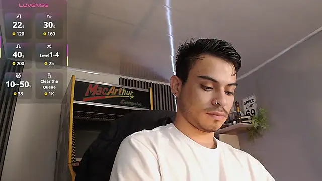 Snapshot of Bastian_MCcormick chatting on September 15, 1:00 pm Bastian MCcormick online show from September 15, 1:00 pm