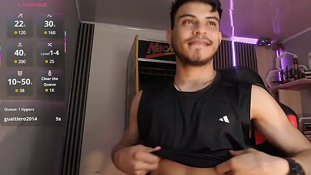 Snapshot of Bastian_MCcormick chatting on September 28, 8:31 am Bastian MCcormick online show from September 28, 8:31 am