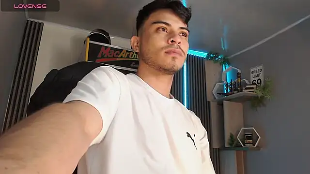 Snapshot of Bastian_MCcormick chatting on October 8, 12:03 pm Bastian MCcormick online show from October 8, 12:03 pm