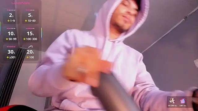 Snapshot of Bastian_MCcormick chatting on October 27, 12:20 pm Bastian MCcormick online show from October 27, 12:20 pm