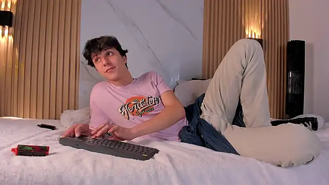 IM DAREN online show from November 13, 3:16 am