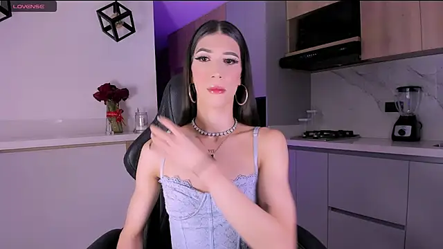 fhalon foxxxys  online show from April 4, 5:27 am