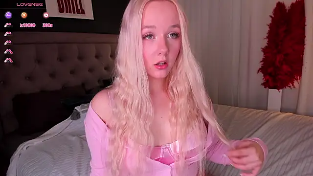 Snapshot of MissBunnyDoll chatting on August 1, 6:07 pm MissBunnyDoll online show from August 1, 6:07 pm