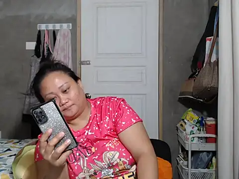 Snapshot of jengrey chatting on November 28, 10:07 am jengrey online show from November 28, 10:07 am