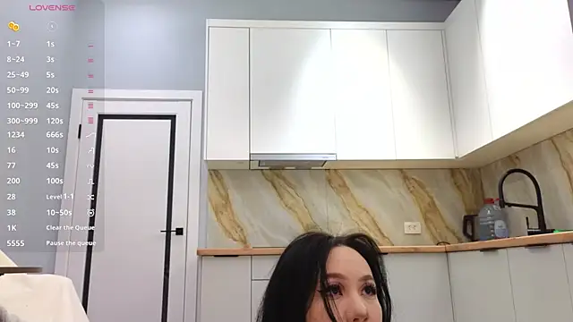 lunajii online show from April 13, 1:55 am