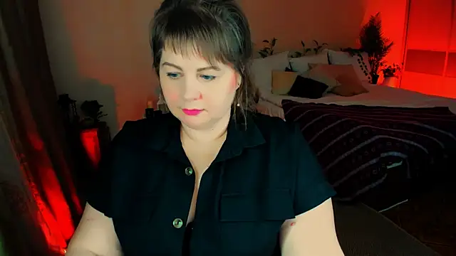 CrystaalStaar online show from February 9, 8:57 pm