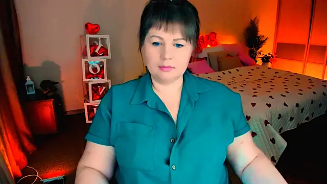 CrystaalStaar online show from February 16, 8:16 pm