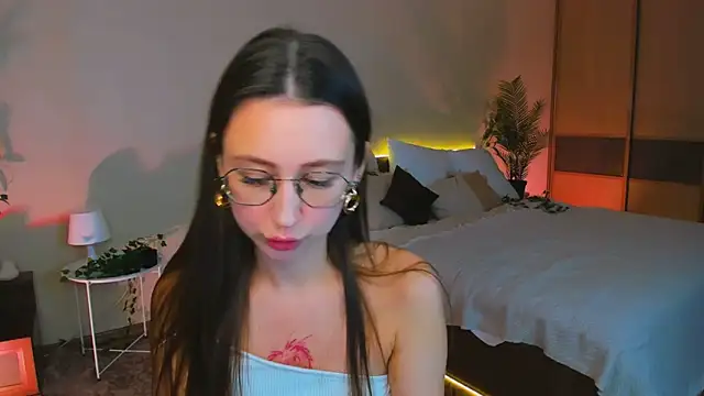 YourLovellyStory online show from October 12, 11:31 am