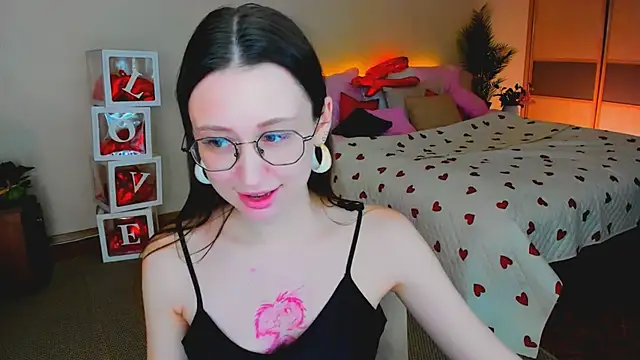 YourLovellyStory online show from February 15, 12:25 pm