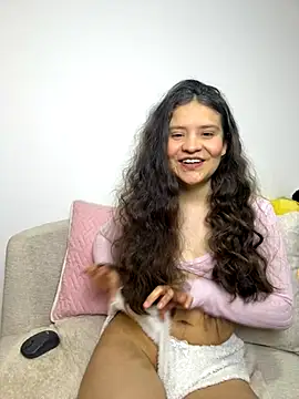 Emilyybennet  online show from October 19, 12:11 am