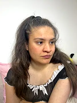 Emilyybennet  online show from November 15, 12:30 am