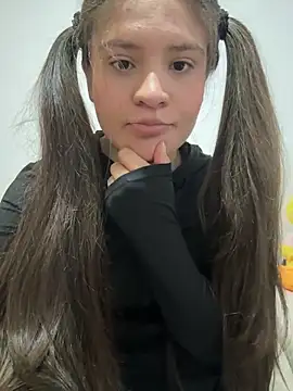 Emilyybennet  online show from March 21, 11:08 pm