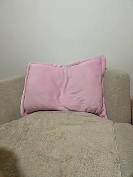Snapshot of Emilyybennet_ chatting on July 17, 2:40 am Emilyybennet online show from July 17, 2:40 am