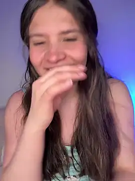 Snapshot of Emilyybennet_ chatting on July 18, 3:11 am Emilyybennet online show from July 18, 3:11 am