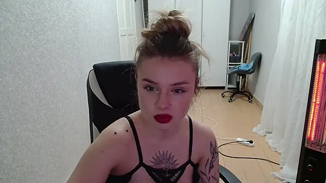 AngelicaHollywood online show from November 28, 8:00 pm