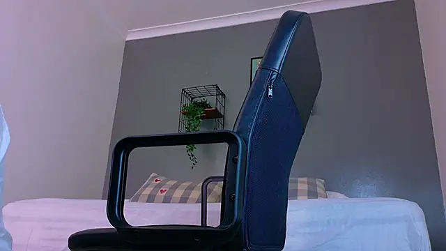 MrFox   online show from March 28, 7:24 pm