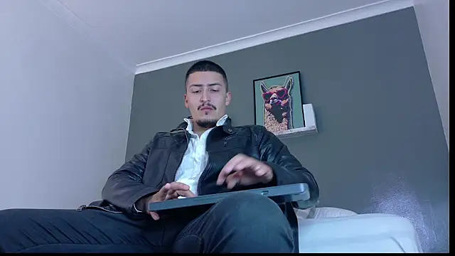 MrFox   online show from April 4, 11:51 am