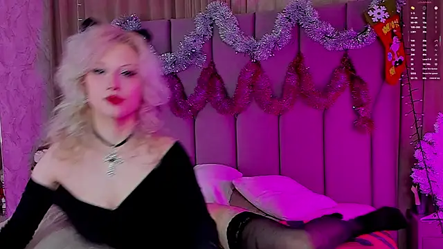 CarolLamb online show from January 8, 8:49 am