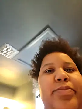 chocolate bella online show from February 13, 1:18 pm