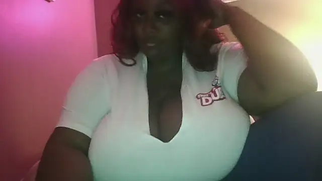 Snapshot of Cocomamii1 chatting on November 18, 2:39 am Cocomamii1 online show from November 18, 2:39 am