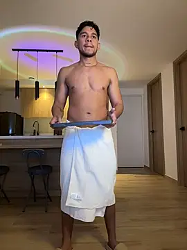 austin spears  online show from February 5, 3:00 am