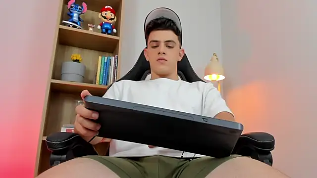 Mikecooper online show from March 19, 4:38 am