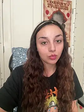 CharmingMaddie online show from February 12, 5:30 pm