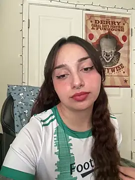 CharmingMaddie online show from March 19, 6:45 pm