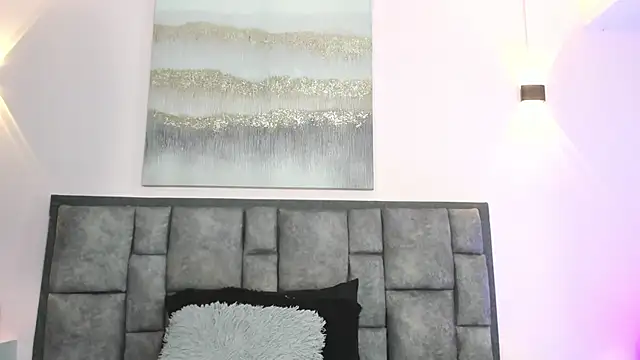 CrisstalStwart online show from December 1, 7:19 pm