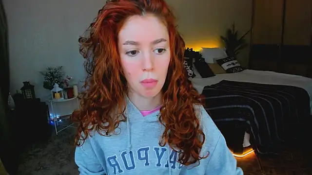 ChristinaConteeree online show from December 20, 3:13 am