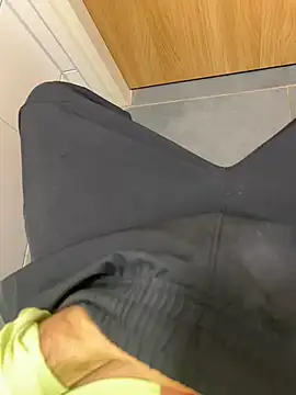 Frankieyyy1 online show from April 29, 3:16 pm