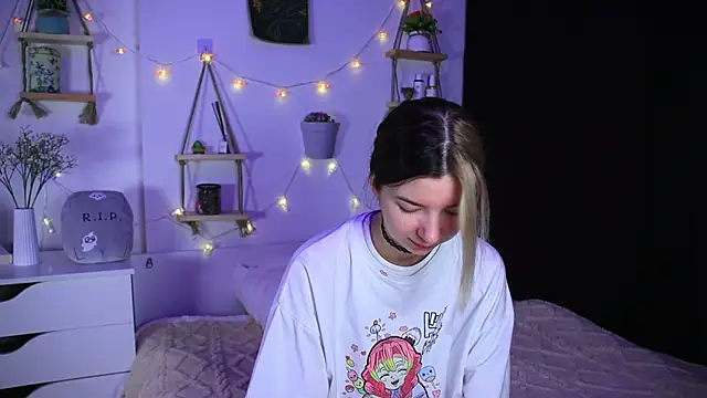 EmmieBlade online show from October 11, 7:12 pm